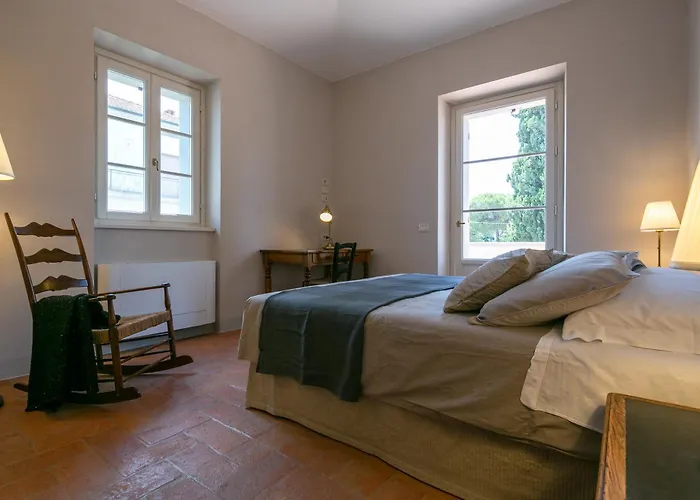 La Piccola Severina Vila *